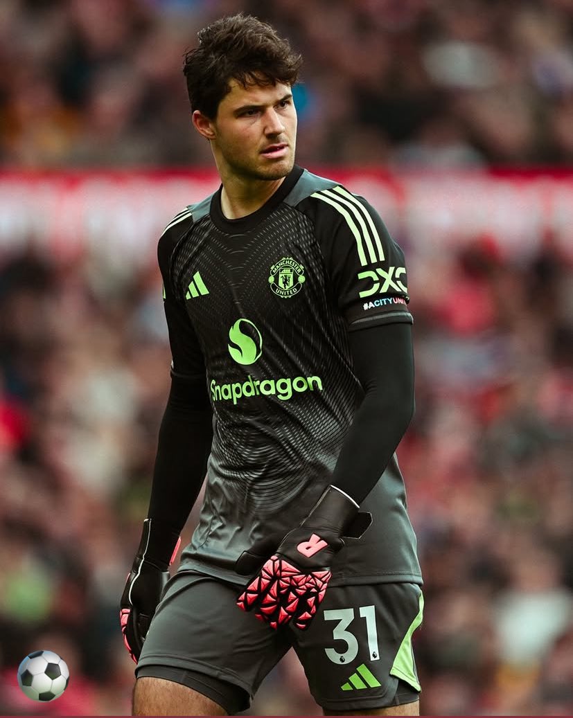 Oluchi_Utd's tweet image. Mark my words, Senne Lammens is cooking something for Sunday. Liverpool will definitely hear from us 🔥🔥