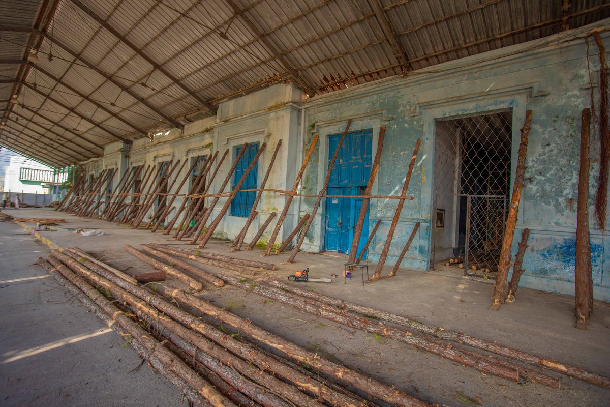 E_RdgzDavila's tweet image. Terminal de Ómnibus de Matanzas

Avanzan las obras para devolver la terminal a la ciudad: la delimitación de la obra está lista y el apuntalamiento interior alcanza ya el 90%.
Los servicios continúan desde puntos alternativos como la terminal de trenes).
