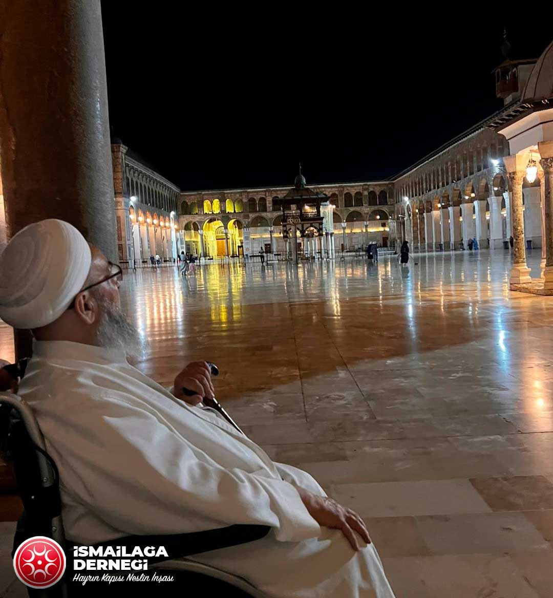 📍 İsmailağa Cemaati lideri Ahmet Fikri Doğan, Şam Emevi Camii'nde.