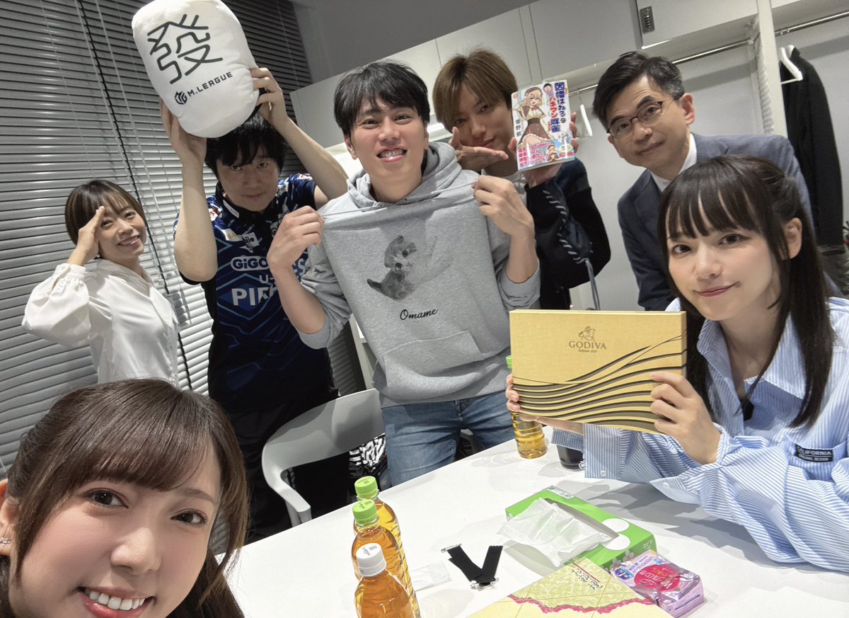 ai_yamamoto_913's tweet image. #Mリーグ 本日の麻雀LIVEchは…🀄
1試合目、瑞原選手が嬉しい個人3勝目❣️
そして2試合目は小林選手が嬉しい今季個人初トップ❣️
という事でチーム首位のU-NEXT Piratesがミズゴーコンビでチーム同日連勝となり、さらにポイントを伸ばしました🫡🏴☠️✨️
今日も皆様お疲れ様でした☺️✨️