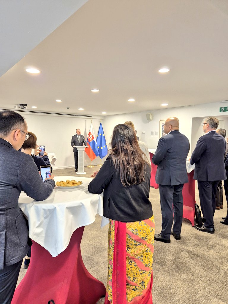 Today at <a href="/SLOVAKIAinEU/">Slovakia in the EU</a> w/ <a href="/SlovakiainNL/">Slovak Embassy in the Netherlands</a> &amp; 🇸🇰 Embassy to Belgium we hosted an event where candidacies of #Slovakia 🇸🇰, #Slovenia 🇸🇮 &amp; #Ukraine 🇺🇦 for <a href="/OPCW/">OPCW</a> Executive Council ⚗️ were presented.

Sharing same values, united by 3C: Commitment, Compliance &amp; Constructive Cooperation 🤝