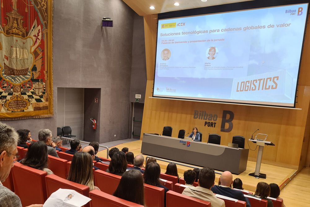 Estrategianet's tweet photo. Los avances tecnológicos en #logística #internacional, más cerca de las empresas #vascas
@ICEX_, @BilbaoPort, el @mlcluster y @UniportBilbao organizan una jornada que ha contado con una amplia representación de la comunidad portuaria
https://t.co/CT58XueOUz https://t.co/YeWKcEXKSi