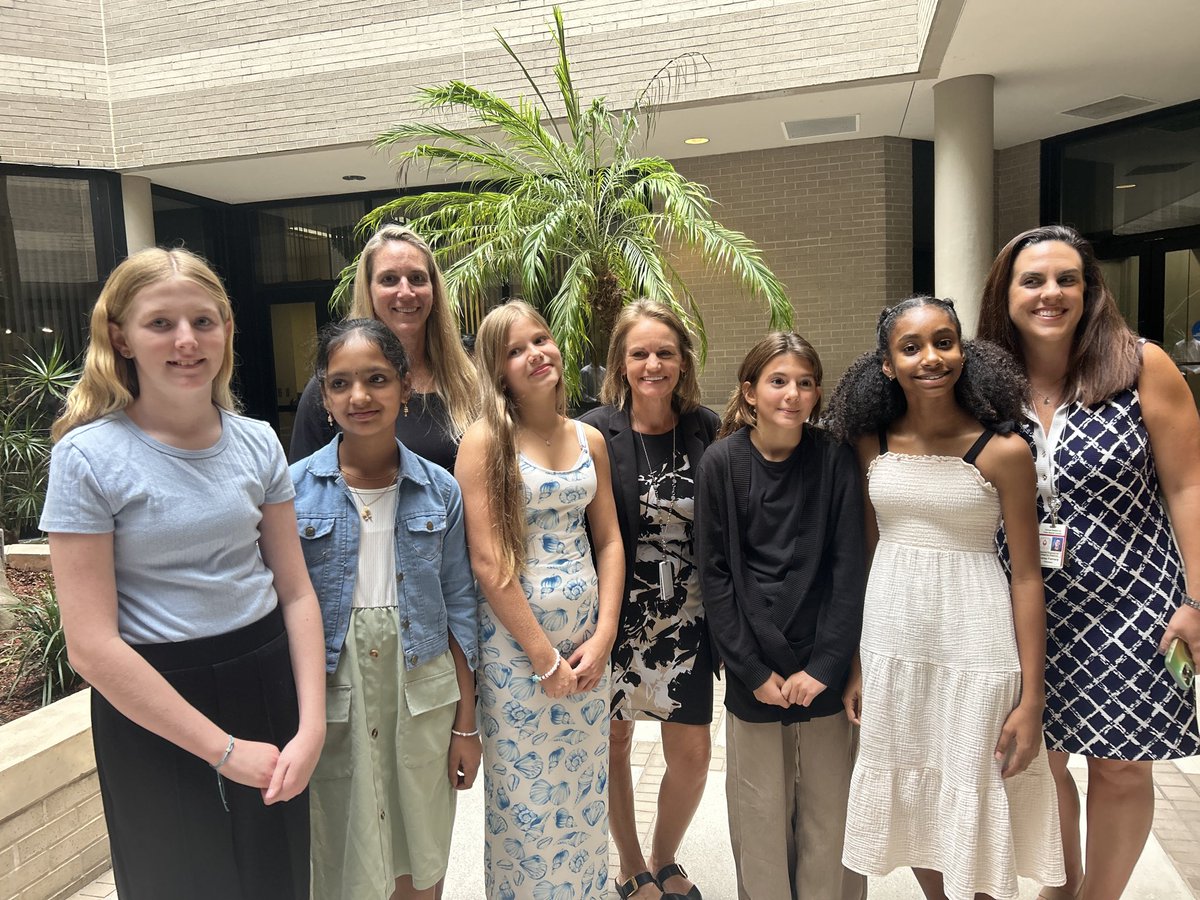 LibraryCurrent's tweet image. Congratulations to our student filmmakers whose short film, “Baby Bee’s Adventure,” won at the Palm Beach County School District’s Jim Harbin Festival under the guidance of their mentor, Allamanda Elementary media specialist Ms. McComas! #LoveMyLibraryPBCSD @ssunshne @NoRowEdu