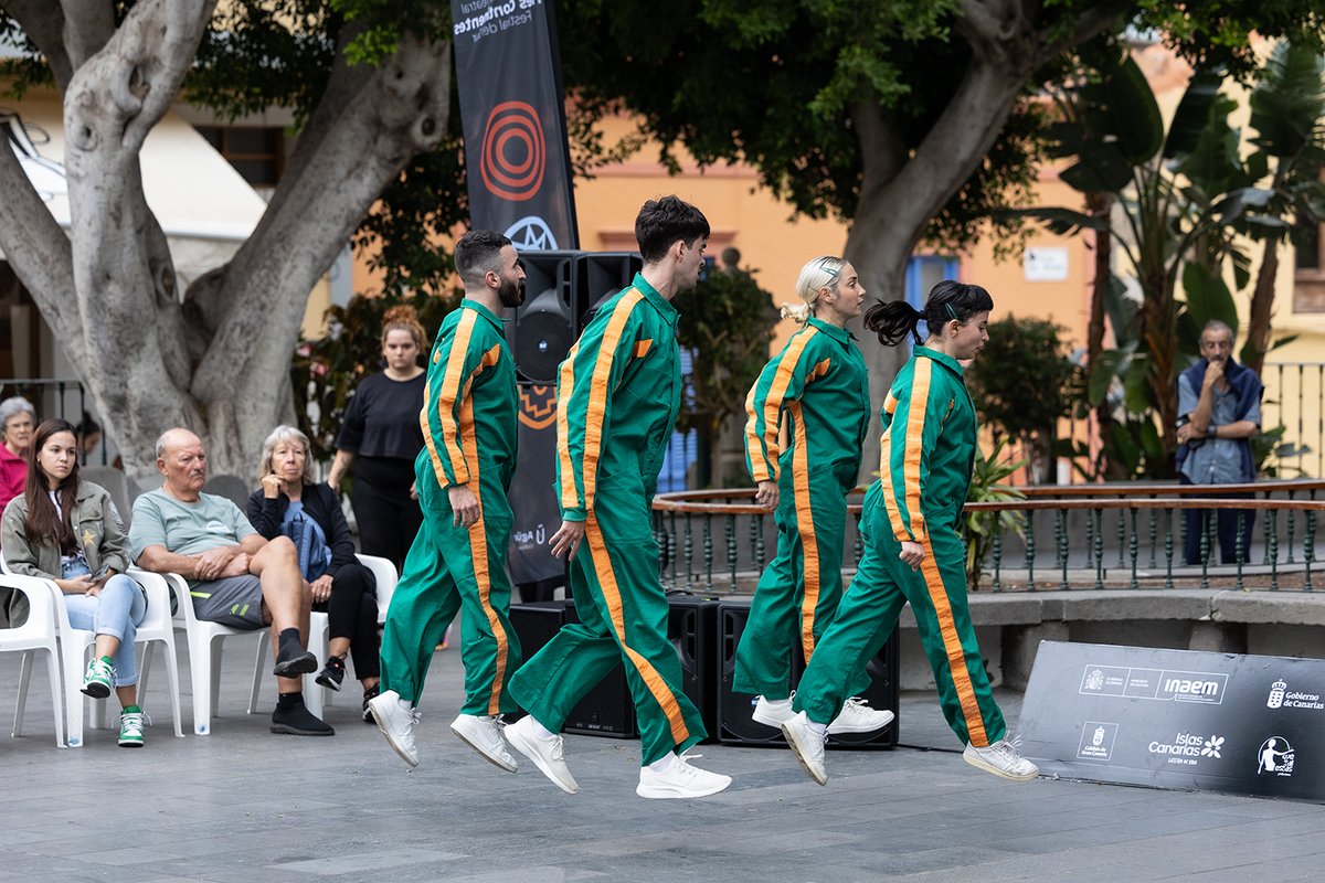 #30MASDANZA 
MASDANZA AGÜIMES en colaboración con / MASDANZA AGÜIMES in colaboration in 𝗙𝗲𝘀𝘁𝗶𝘃𝗮𝗹 𝗱𝗲𝗹 𝗦𝘂𝗿 - 𝗘𝗻𝗰𝘂𝗲𝗻𝘁𝗿𝗼 𝗧𝗲𝗮𝘁𝗿𝗮𝗹 𝗧𝗿𝗲𝘀 𝗖𝗼𝗻𝘁𝗶𝗻𝗲𝗻𝘁𝗲𝘀
📷 Jesús Robisco