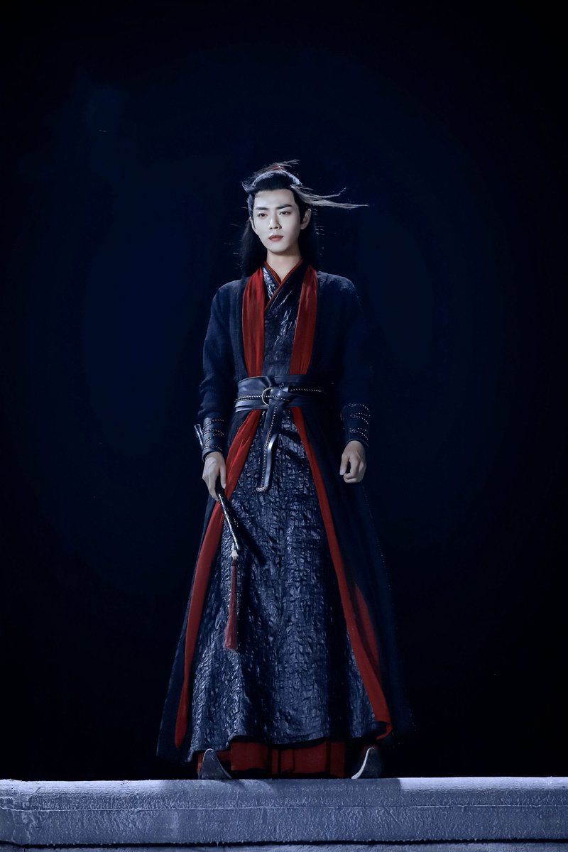 wgxiaosx's tweet photo. 진정에 연꽃 장식 달려있는거 아는 사람
위무선의 마음은 언제나 운몽에 잇엇던거야 ... 
하 불야천 절벽 아래에서 진정 발견한거 강징인데 이 장신구 보고 어떤 마음이었을지 이걸 16년간 보관하면서 무슨 생각들을 했을지 
아오 진짜 진정령 대체 언제 재미없어지냐 https://t.co/GziH8YwZAx