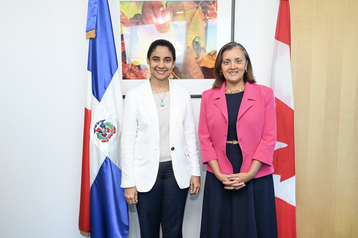 MMujerRD's tweet image. La viceministra de Planificación y Desarrollo del @MMujerRD, @AddysThen, junto a la directora de Transversalidad para la Igualdad, Rosa Matos, y la encargada de Gestión para la Igualdad, Fátima Lorenzo, sostuvieron una reunión con la embajadora de Canadá en la #RD, Jacqueline…