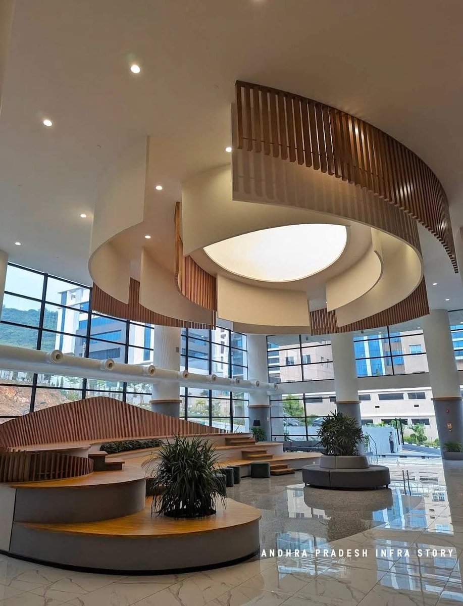 APInfraStory's tweet image. 2 Years For Infosys Visakhapatnam DC

On this day in 2023 , Former CM YS Jagan Inaugurated Infosys Development Centre In Vizag

Currently This DC Is Employing 1200 People

This DC is Contributing Nearly 1500 Crore IT Exports From Vizag

#Vizag #Infosys #APInfraStory