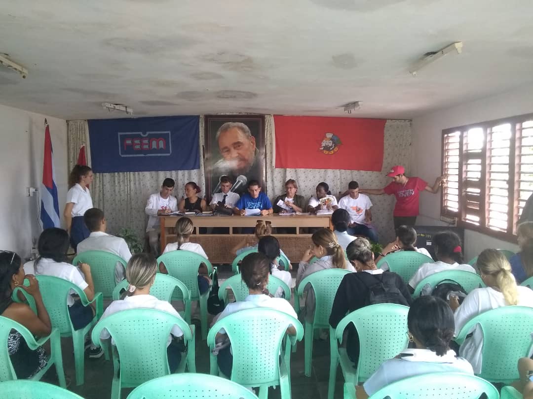La FEEM Villa Clara y Las Tunas realizan sus consejos municipales   🌟 celebrando el centenario de nuestro Comandante en Jefe 🫡. 
Espacio en el que nuestros estudiantes 🤓 abordaron un amplio debate 🗣️ reafirmando que vamos #RumboALos55 siendo #UnaFEEMQueAmaYFunda 💙.