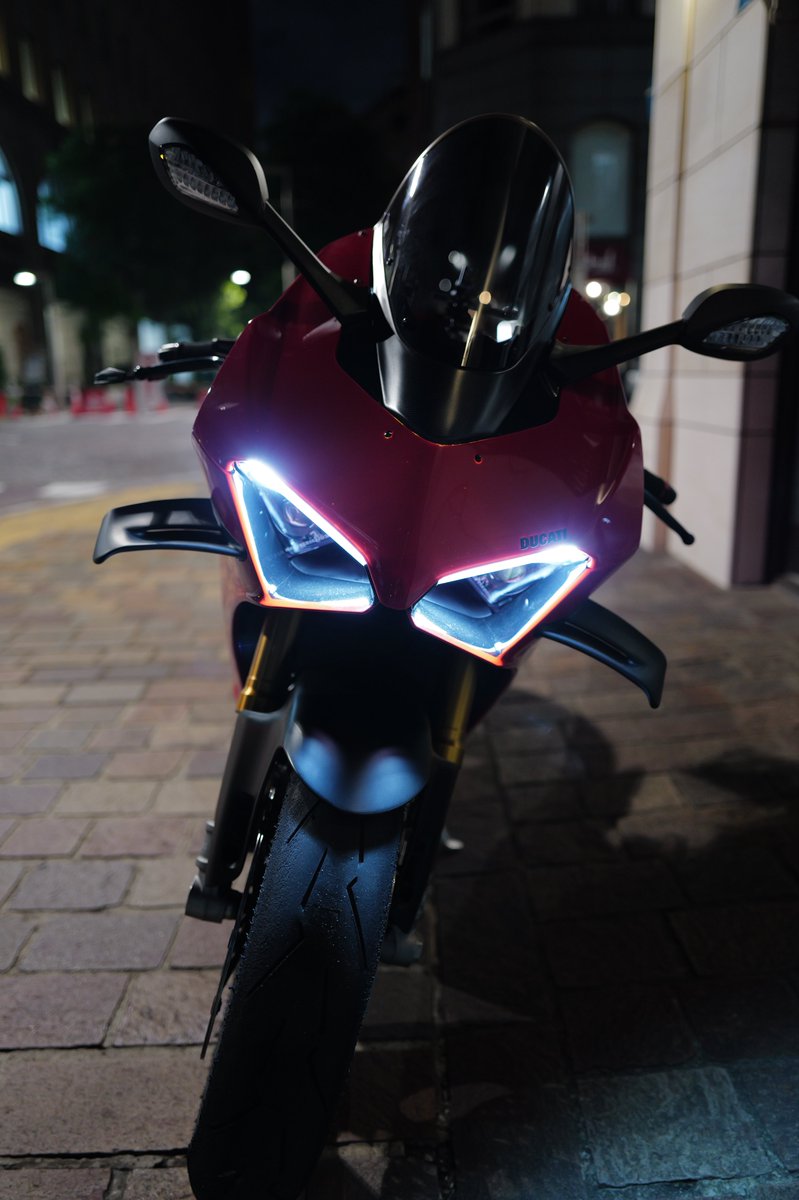 NobunagaSato's tweet image. リベミュ祭の稽古どんどん進んでます!
激アツな秋祭りになりそうです。
写真撮ってないのでまた今度撮ります。
こちらはこの前シブツタ刀ミュを見に行った時にイタリア街で撮影したイタリア車のパニちゃんの写真です。
おやすみぃ!
#4K
#ducati
#panigale
#ドゥカティいいじゃん