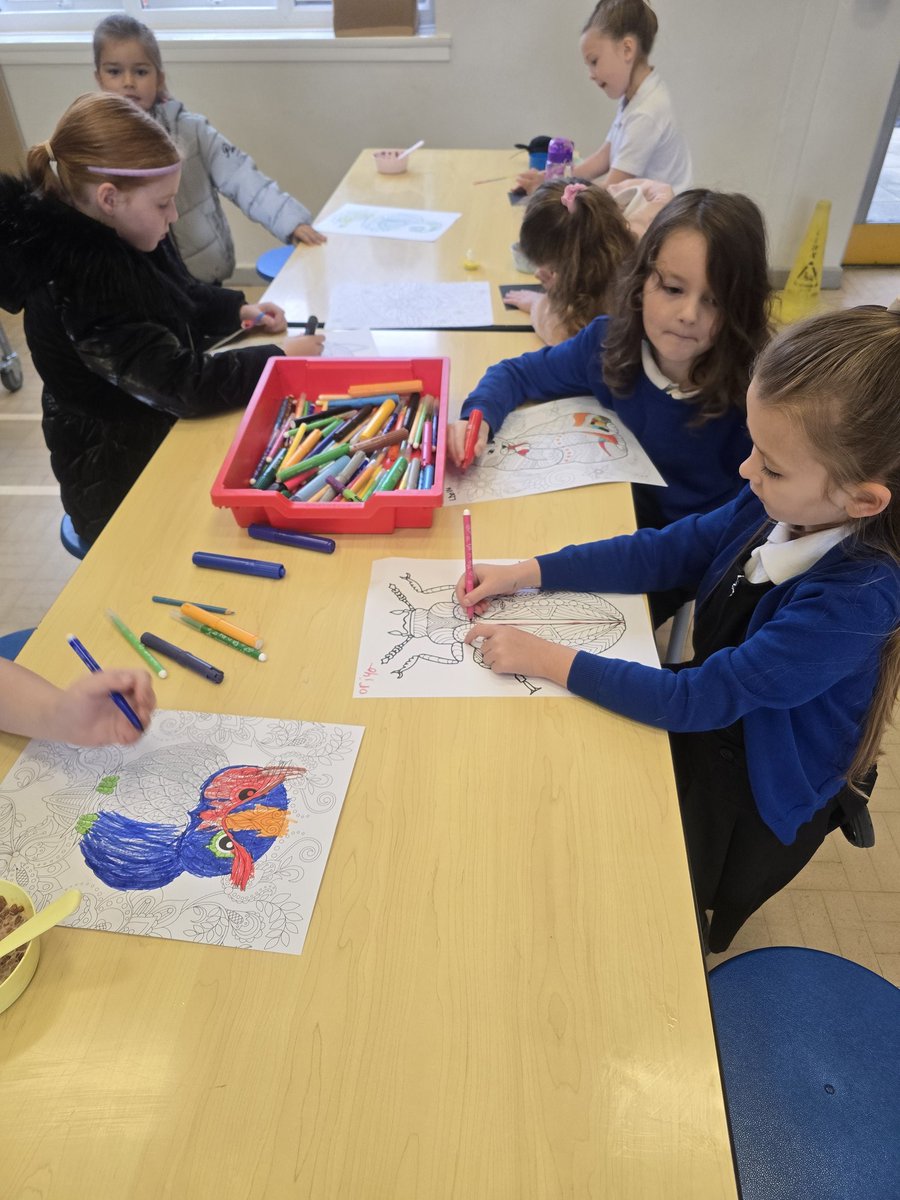 BClubWeelsby's tweet photo. One of the children's favourite things to do in breakfast club is being crafty and creative 😍 https://t.co/CxOMT28FFa