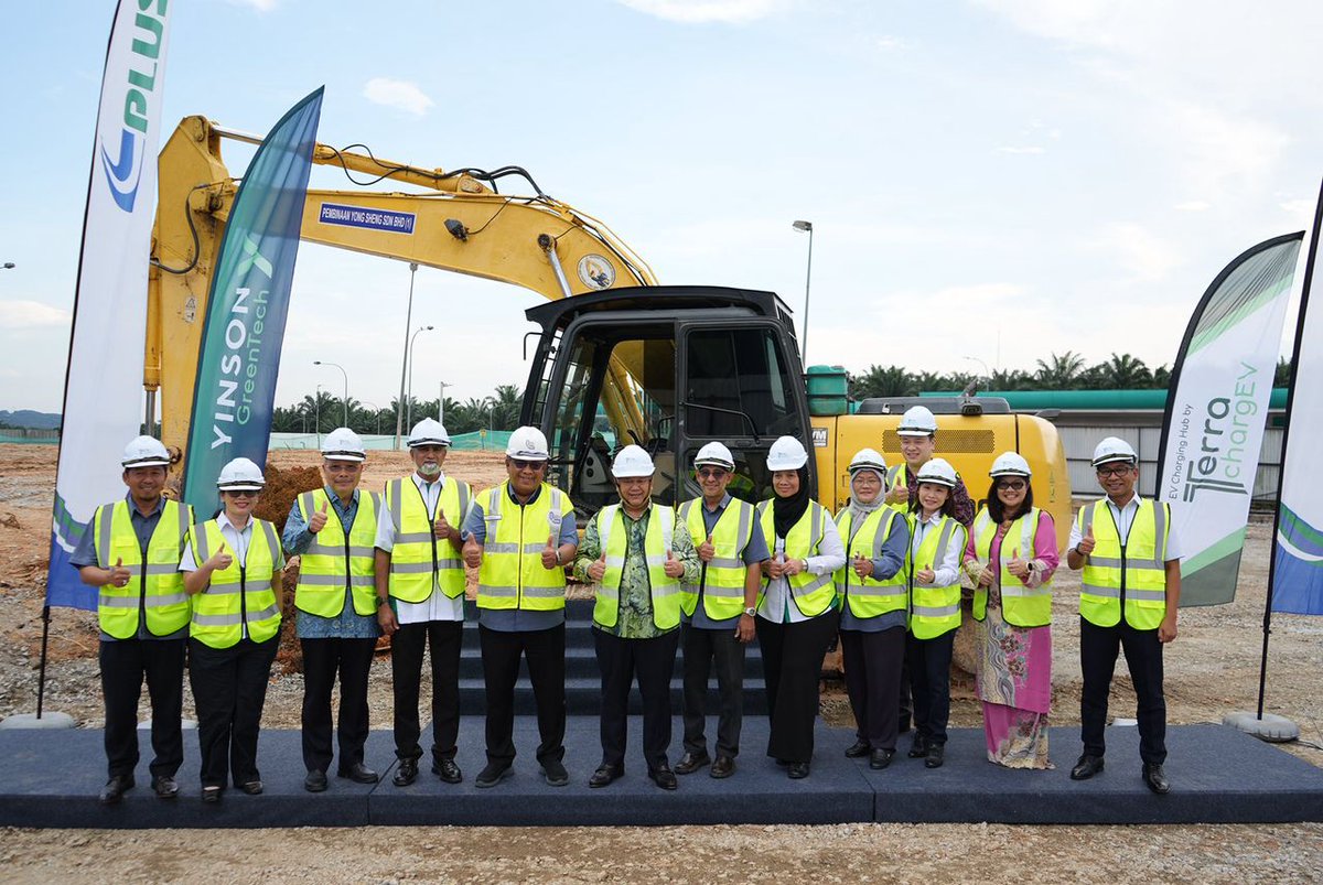 PLUS Lancar Hab Pengecasan EV Bersepadu Pertama di Malaysia di R&amp;R Seremban (Arah Selatan)

PLUS Malaysia Berhad (PLUS) dan Yinson GreenTech menjalinkan kerjasama strategik melalui pelancaran Majlis Pecah Tanah Hab Pengecasan Kenderaan Elektrik (EV) Bersepadu Pertama di Malaysia