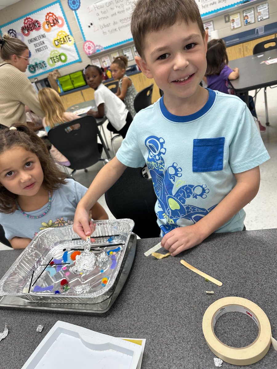 Check out our Kindergarten engineers hard at work designing tools to clean up Danny the Duck’s pond! 🦆 These problem solvers are learning how creativity and teamwork can protect our environment!