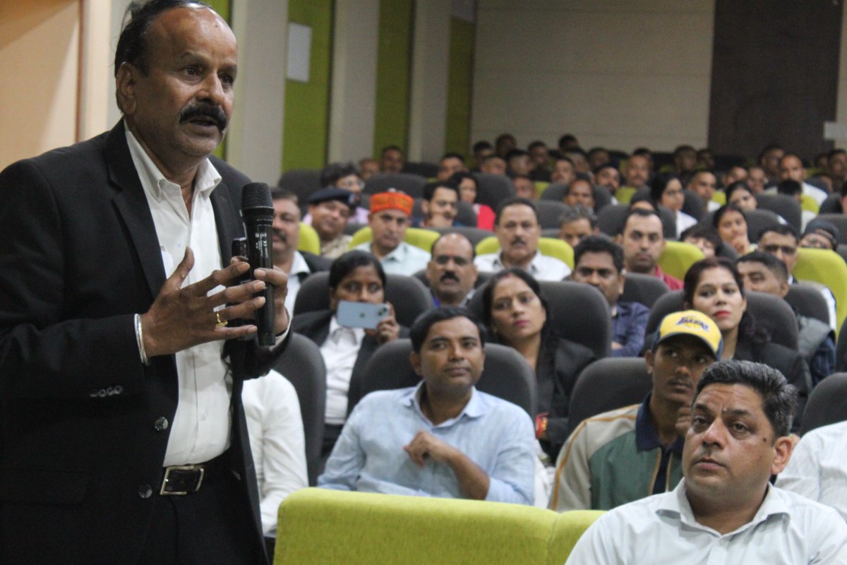 🛡️ देहरादून में नए आपराधिक कानूनों पर जनजागरूकता गोष्ठी आयोजित।
🎯 उद्देश्य: अंतिम व्यक्ति तक कानूनों की जानकारी।
📅 जल्द होगी प्रदर्शनी, मा. गृह मंत्री उद्घाटन करेंगे।
📞 सुझाव/जुड़ने हेतु: 8218369140
#NewLaws #जनजागरूकता #UttarakhandPolice