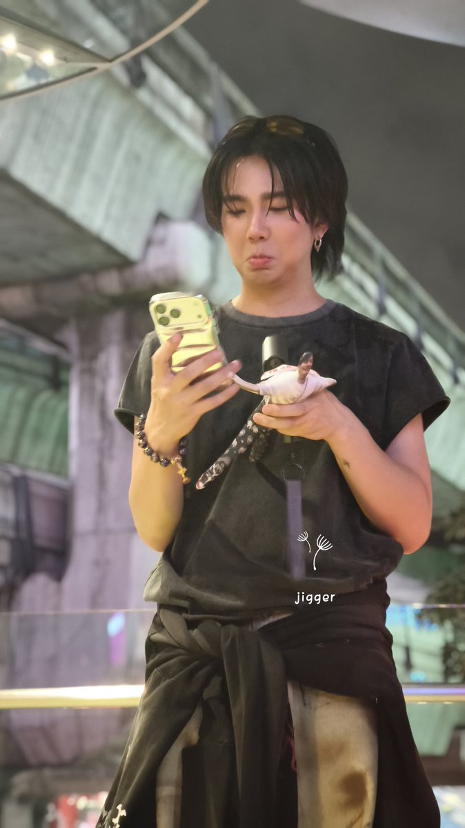 jigger_chal's tweet image. พฤติกรรมเด็กเล็ก 🍼🍼🍼
BUILD AT SIAM PARAGON
#SiamParagonBIFW2025xBuild
@JakeB4rever
#BuildJakapan
#Beyourluve
