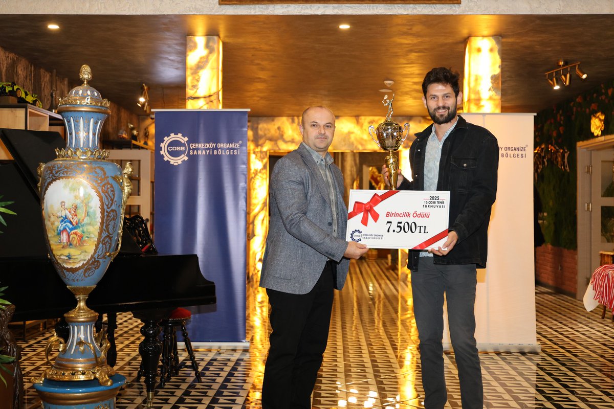CerkezkoyOsb's tweet image. ÇOSB tarafından, bölgedeki birlik ve dayanışmayı artırmak yönünde gerçekleştirilen Futbol ve Tenis Turnuvalarının başarılı takımları ve sporcuları için Kupa ve Ödül Töreni düzenlendi.
#ÇOSB #ÇerkezköyOSB #ÇOSBTurnuva