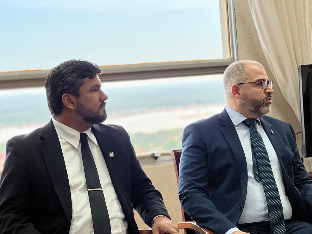 PoderJudicialPY's tweet image. 🔴 Ministro Ríos mantuvo audiencia con representantes del Consejo de la Magistratura y de la Adeppy
🔹Este jueves 16 de octubre, el ministro de la Corte Suprema de Justicia, doctor Víctor Ríos Ojeda, mantuvo una reunión de trabajo con representantes del Consejo de la…