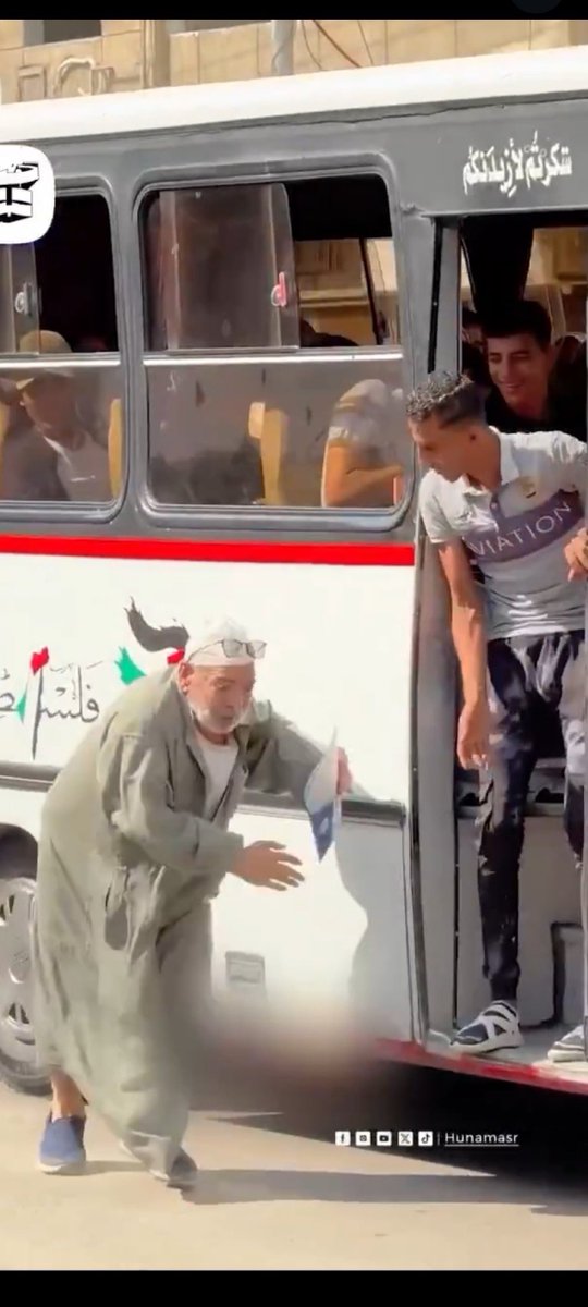 لا يمكن تشوف هذا المنظر في المملكة مستحيل ويجون يستشرفون علينا وهذا واقعهم و هاذي حقيقتهم