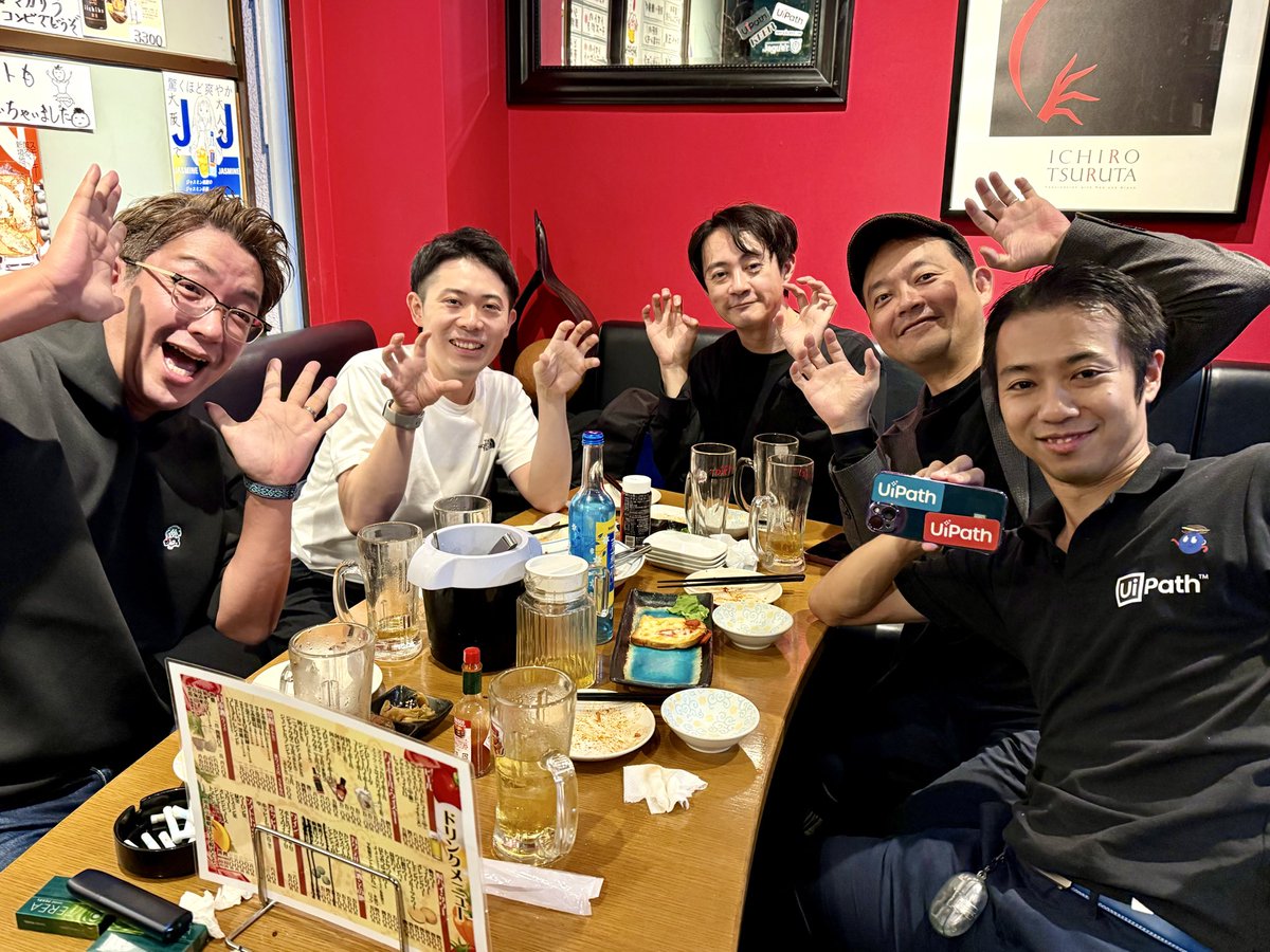 ShumpeiWatanabe's tweet photo. 書籍買った投稿したら著者と出演者と会える世界線😆📕
コミュニティ談義に盛り上がりすぎてあっという間でしたー！
またよろしくお願いしまっす！
#優れたエンジニアがコミュニティの中でしていること #KEENmanager https://t.co/c9mHRqFmgY
