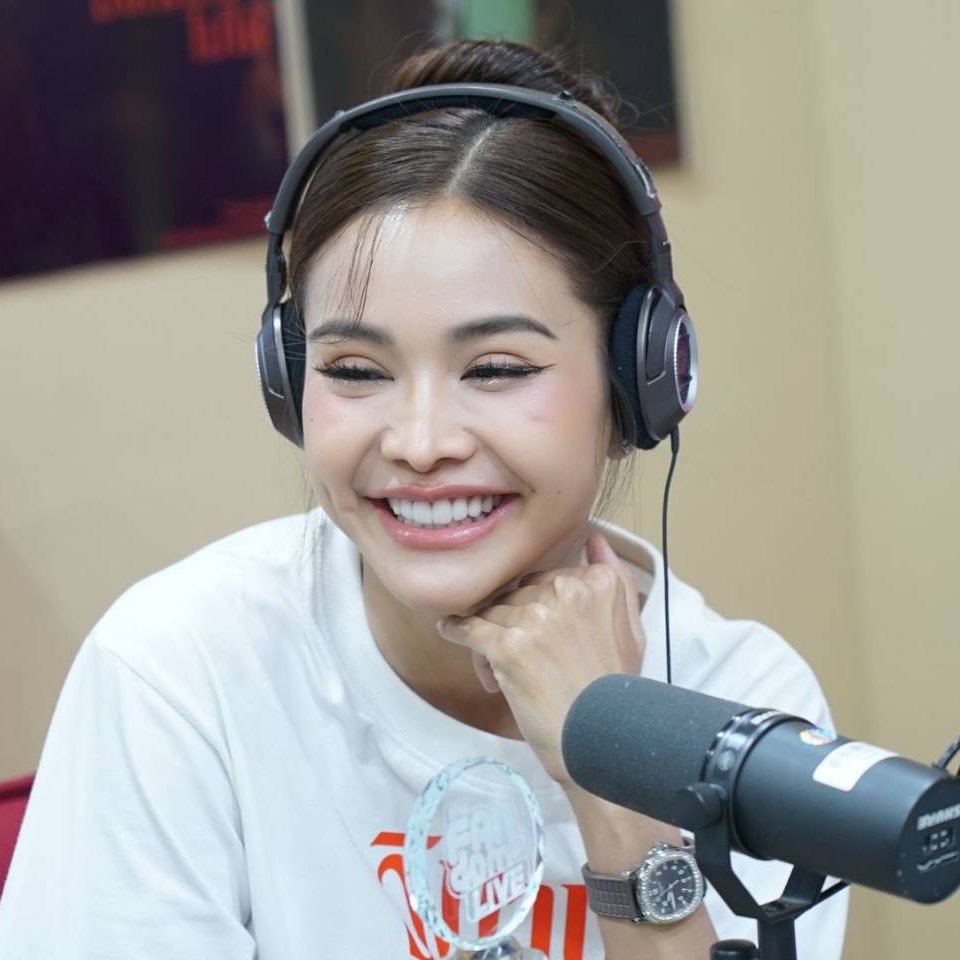 เช้านี้เชิญชวนทุกท่านมาส่งรอยยิ้มและพลังดีดีให้อิงฟ้ากันค่ะ 
วันนี้คนเก่งของเราน่าจะมีซ้อมสำหรับโชว์พิเศษในวันพรุ่งนี้ค่ะ 

DAZZLING DELIGHT ENGFA17
#อิงฟ้ามหาชน #EngfaWaraha
#อิงฟ้าวราหะ <a href="/EWaraha/">Engfa Waraha (ตัวจริง)</a>