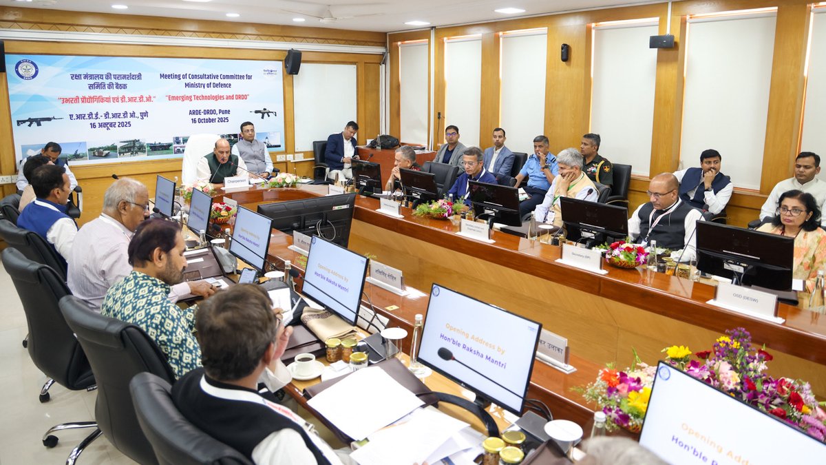 rajnathsingh's tweet image. The meeting of Consultative Committee for Ministry of Defence was held in Pune today. We had an enriching discussion over emerging technologies.
I believe that emerging modern technologies are a necessity in today’s times. The Govt committed to integrating it into the security…