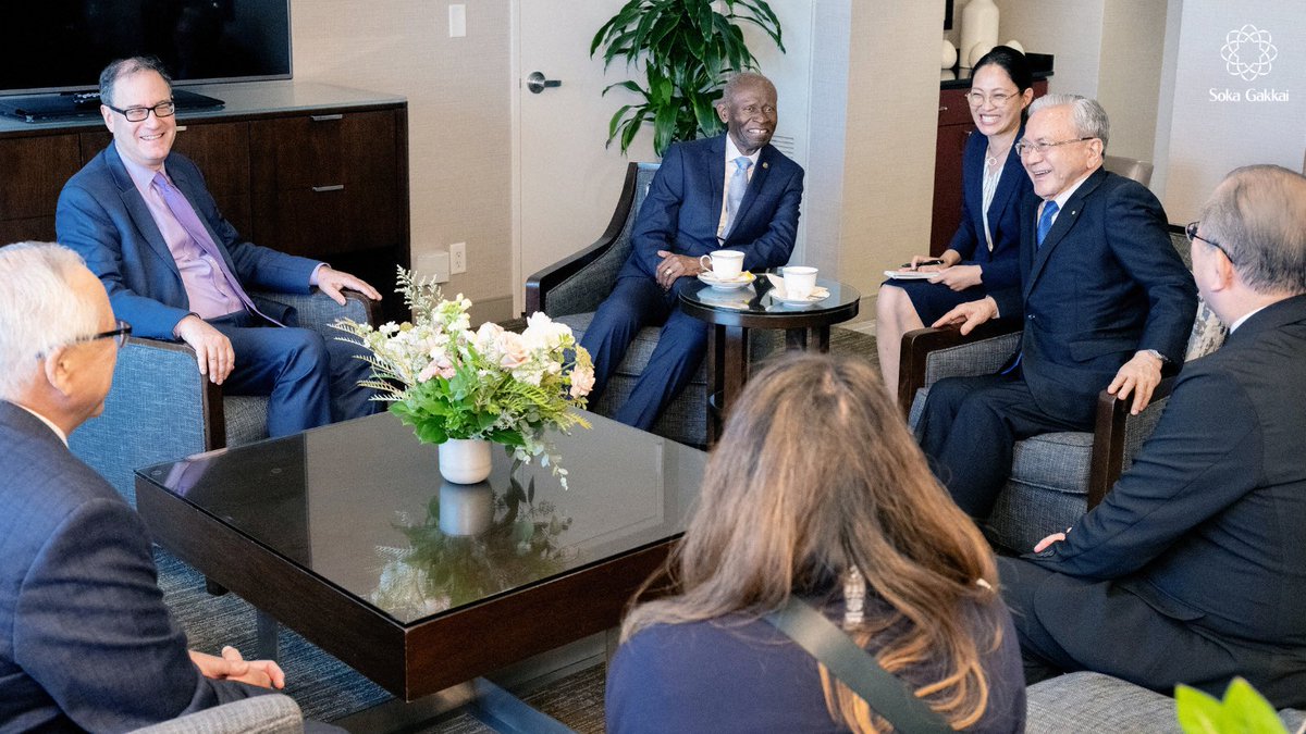 sgi_info's tweet image. 🆕News: On Oct. 9, Soka Gakkai President Minoru Harada met with Dr. Lawrence Edward Carter Sr., Founding Dean of the Martin Luther King Jr. International Chapel at Morehouse College (@morehousechapel), in Costa Mesa, California. 

SGI General Director Yoshiki Tanigawa, SGI-USA…
