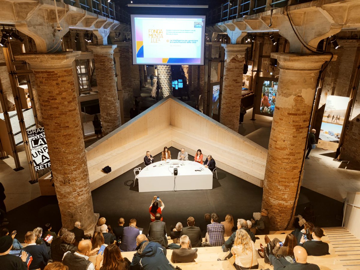 Confapi's tweet image. BIENNALE: CONFAPI ANIEM E FILIERA COSTRUZIONI SU IA E RIGENERAZIONE URBANA

Leggi la notizia  👉 confapinews.confapi.org/news/biennale-…