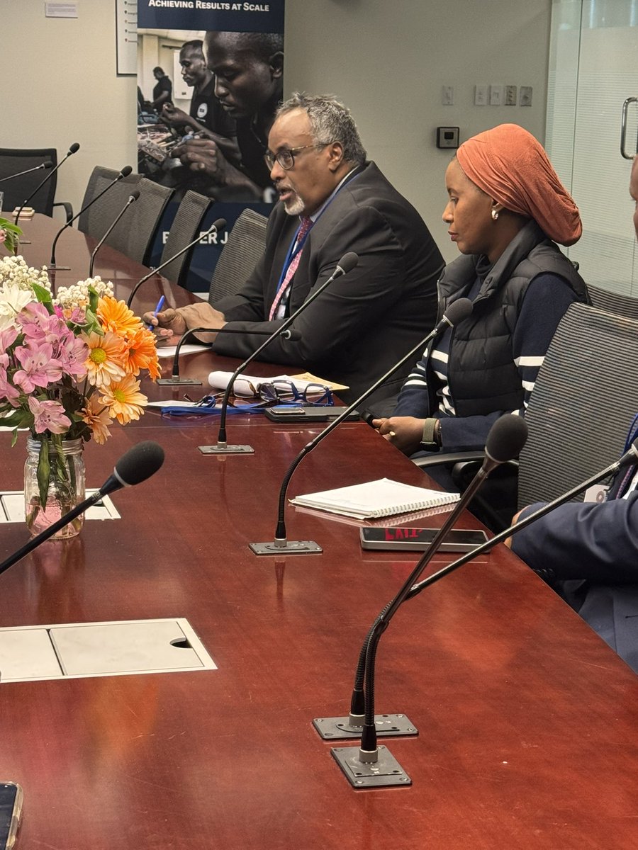 MAWareSO's tweet image. Glad to discuss the IGAD- WorldBank portfolio with Amit Dar, World Bank Director of Strategy and Operations for Eastern and Southern Africa on food security, digital connectivity, and Regional economic integration.

 Also present were the country teams for Somalia, Sudan, and…