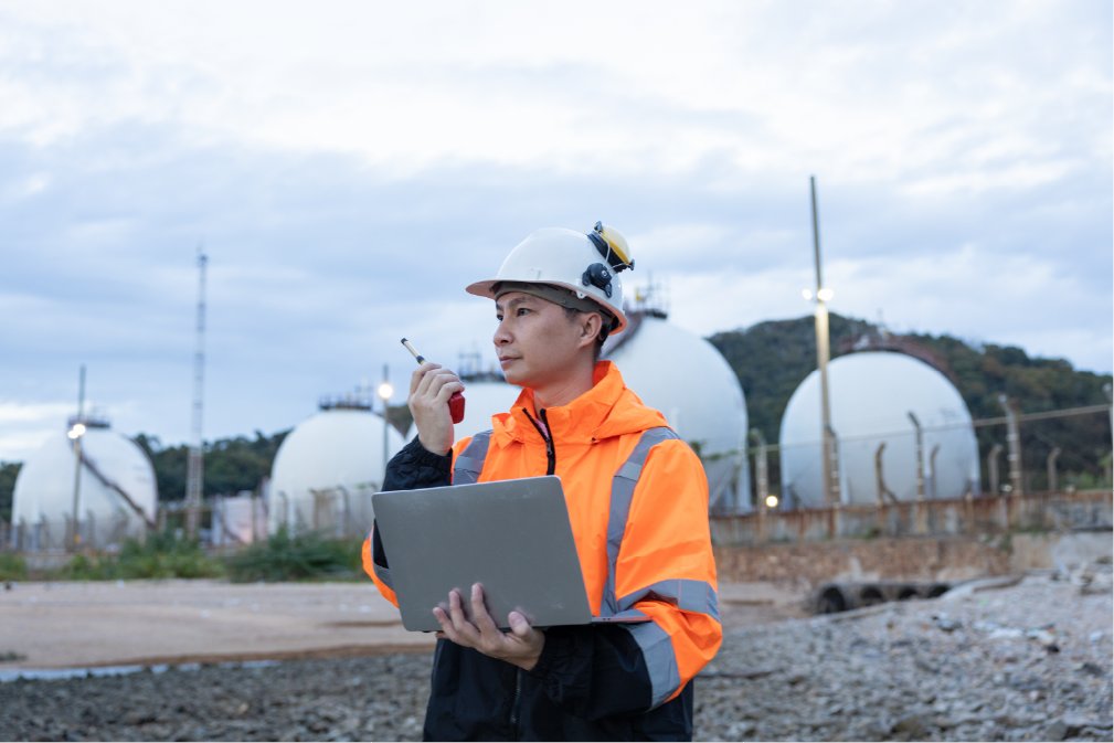 ControlByWeb's tweet image. How much does one truck roll cost you?
If you’re still sending techs to remote sites just to power cycle a router, camera, or PLC—you’re burning time and budget.
Read more about remote rebooting with ControlByWeb.
🔗 hubs.li/Q03NX9fD0