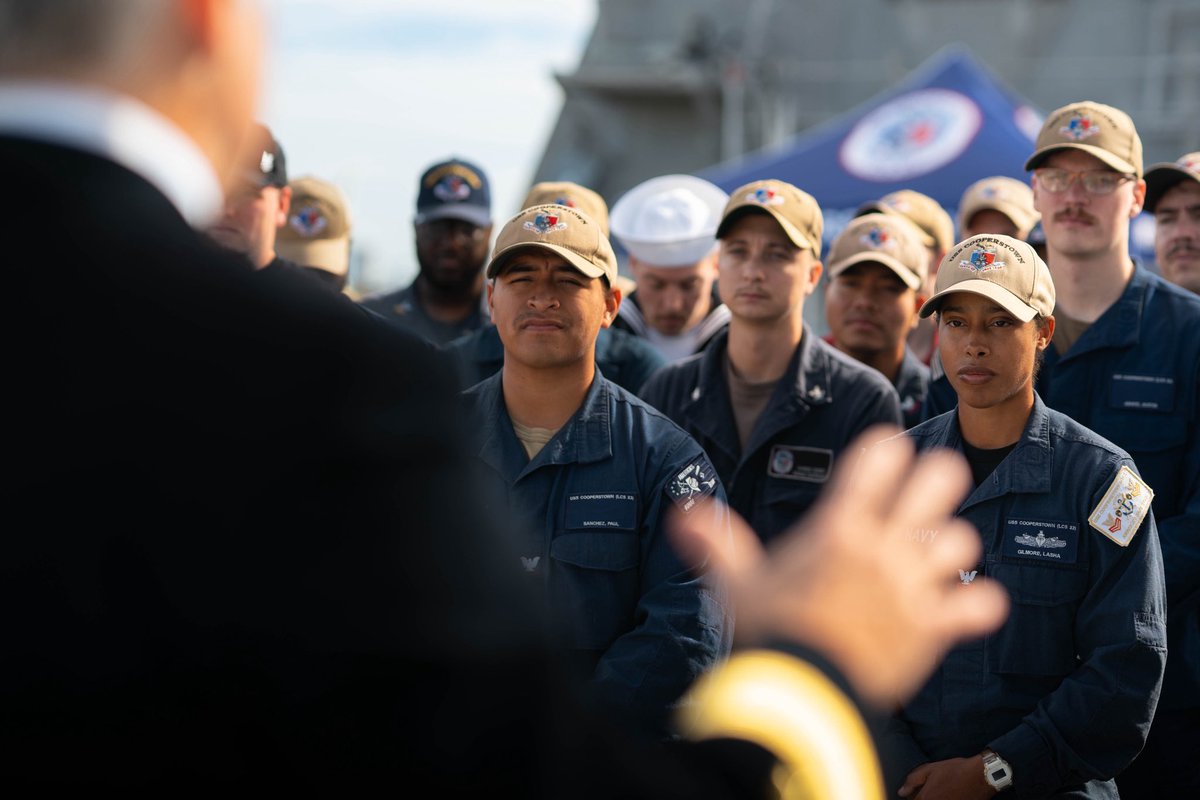 csg_two's tweet photo. Fair winds Philadelphia! ⚓️ 

On October 15th, Rear Adm. Dusty Rhodes visited the USS Arlington (LPD 24), USS Billings (LCS 15) and USS Cooperstown (LCS 23) to thank the crews for their hard work before getting underway back to their homeports!

#NMC250 #CarrierStrikeGroupTwo https://t.co/ouCDYFgYCO