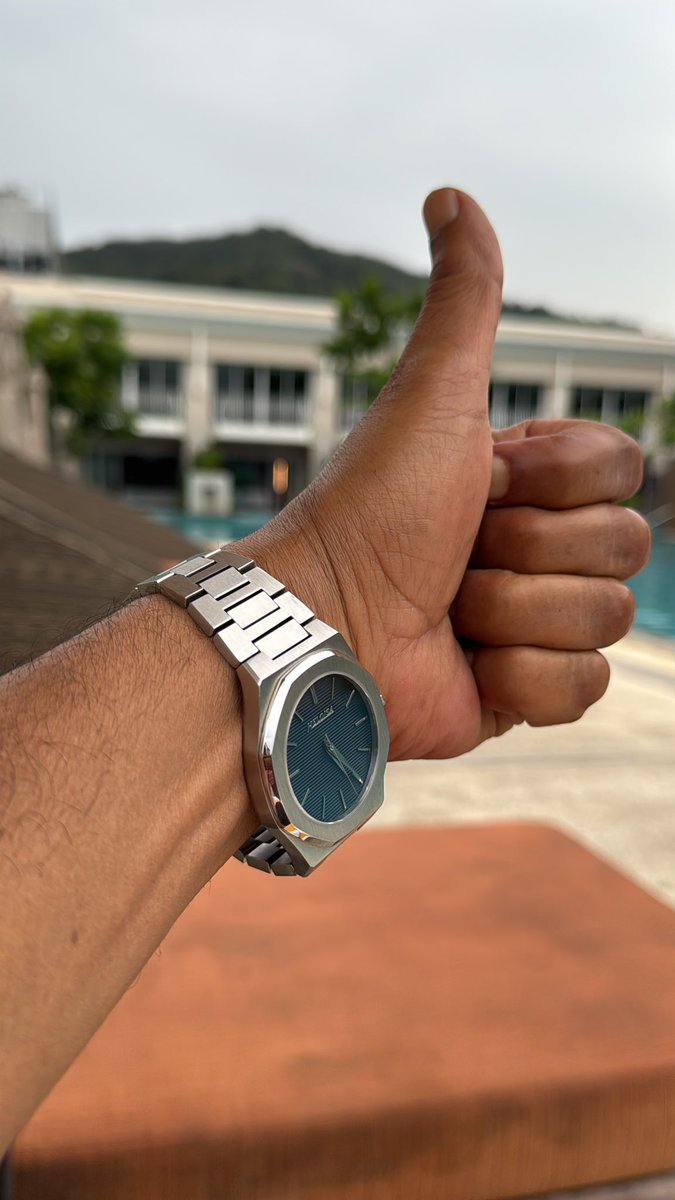 بيني وبينك الوقت 
   فارق الوقت ما يفرق
                             يفرق وفا