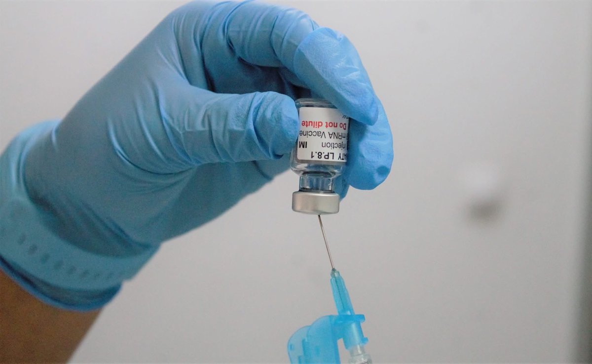 💉Arranca la campaña de vacunación frente a la gripe y la COVID-19 en adultos para la temporada 2025-2026.

✅ En niños, el proceso comenzó el pasado 1 de octubre.

📲 Si perteneces a un grupo de riesgo, pide cita en tu centro de salud, por teléfono o desde la app.