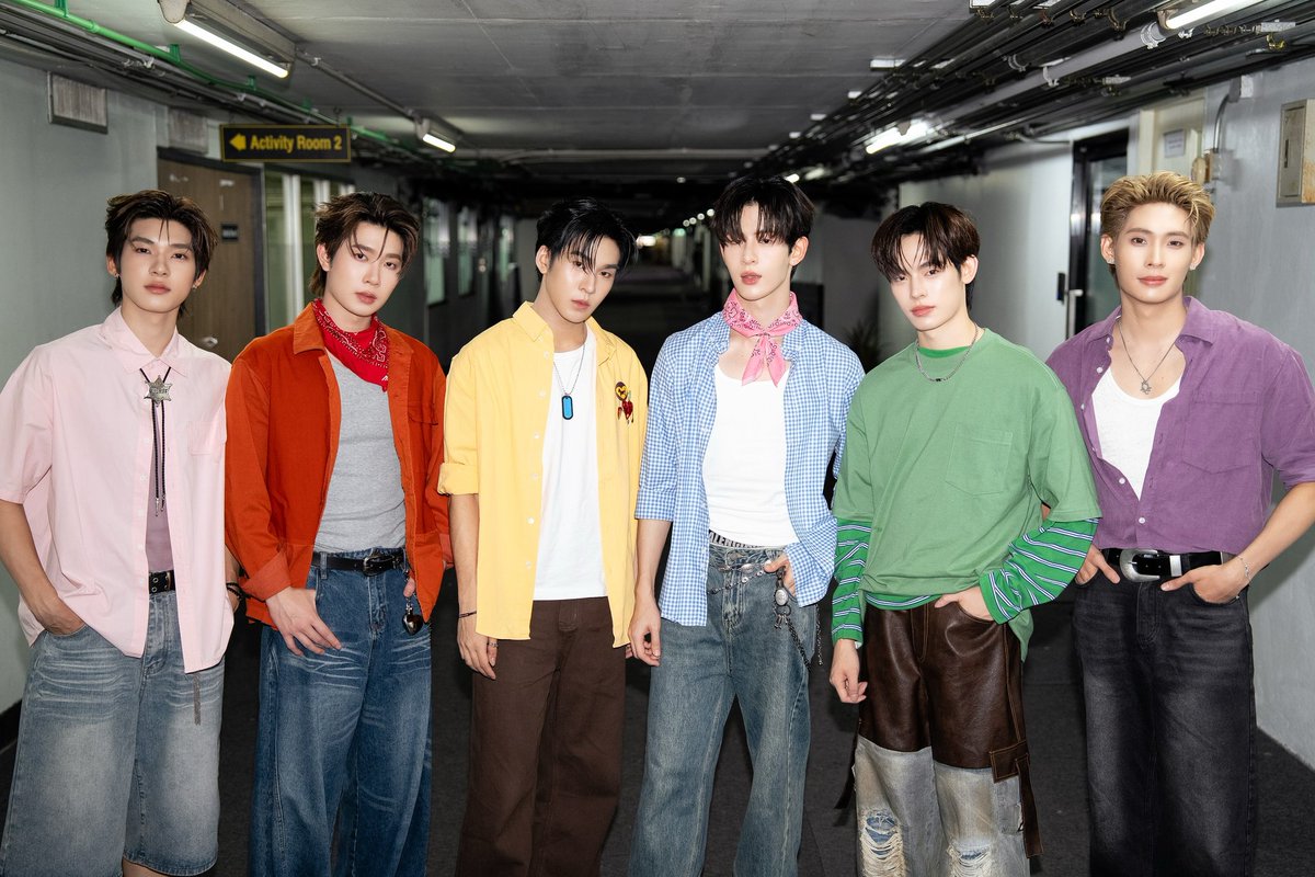 ดูมันดิ DOMUNDI TV (@domunditv) on Twitter photo พบกับ “เจมส์” “ติวเตอร์” “ยิม” “ตี๋ตี๋” “ป๋อ” และ “อู่อู๋” ได้ในงาน Siam Center Presents Once Upon a Toy’s Journey: Where Timeless Characters Meet Thai Creativity ✨️
<a href="/Jamessu_w/">JS</a> <a href="/TutorKrp/">TUTOR</a> <a href="/mynameis_yim/">mynameis_yim</a> <a href="/twnpich/">2Tee</a> <a href="/porsuppakarn/">porsuppakarn</a> <a href="/Auautnp/">Auau</a>
DEXX AT SIAM CENTER
#SiamCenterxDEXX พบกับ “เจมส์” “ติวเตอร์” “ยิม” “ตี๋ตี๋” “ป๋อ” และ “อู่อู๋” ได้ในงาน Siam Center Presents Once Upon a Toy’s Journey: Where Timeless Characters Meet Thai Creativity ✨️
<a href="/Jamessu_w/">JS</a> <a href="/TutorKrp/">TUTOR</a> <a href="/mynameis_yim/">mynameis_yim</a> <a href="/twnpich/">2Tee</a> <a href="/porsuppakarn/">porsuppakarn</a> <a href="/Auautnp/">Auau</a>
DEXX AT SIAM CENTER
#SiamCenterxDEXX