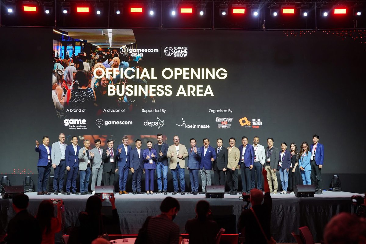 [ gamescom asia x Thailand Game Show 2025 ]

จิราพร สินธุไพร สส.ร้อยเอ็ด และรองหัวหน้าพรรคเพื่อไทย ในฐานะกรรมการยุทธศาสตร์ซอฟต์พาวเวอร์แห่งชาติ ร่วมในพิธีเปิดกิจกรรมในส่วนของ Business Area ซึ่งจัดขึ้นระหว่างวันที่ 16 - 17 ตุลาคม 2568 

ทั้งนี้ ในวันที่ 17 ตุลาคม 2568