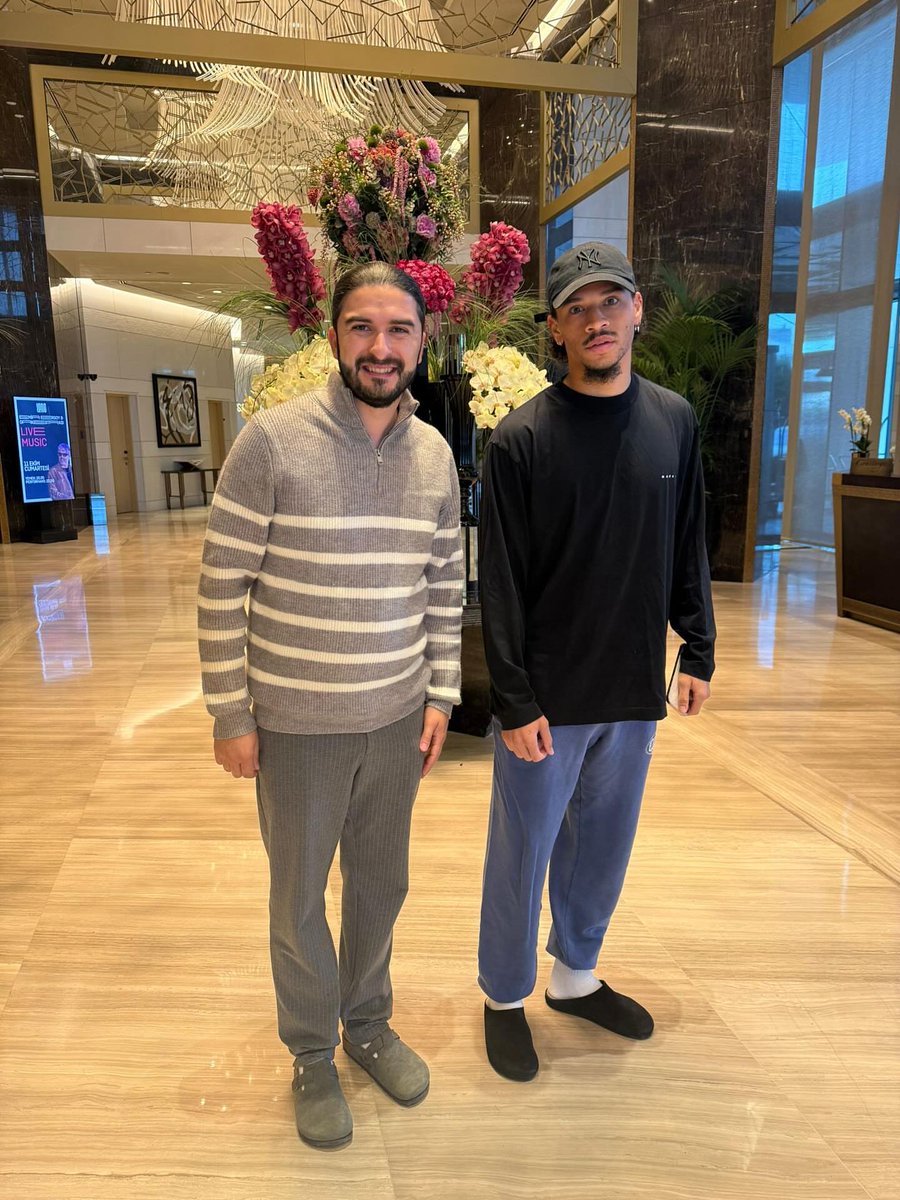 lemarcaspors_'s tweet image. 🤨 Bir takipçimiz, Leroy Sané ile karşılaşmış.