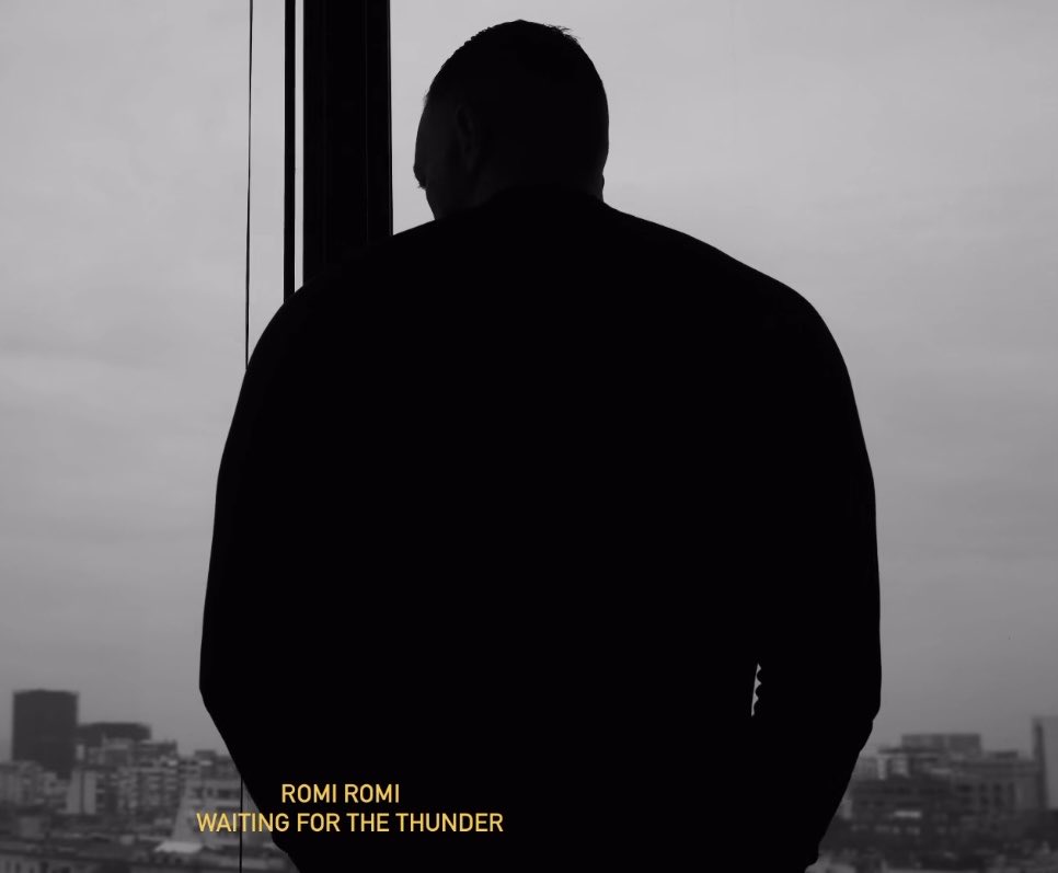 Rom waiting for the Thunder! 🖤

Njëra pret andej,
tjetri pret këtej, 
ne i presim të dy. 😩
#heidiromeo