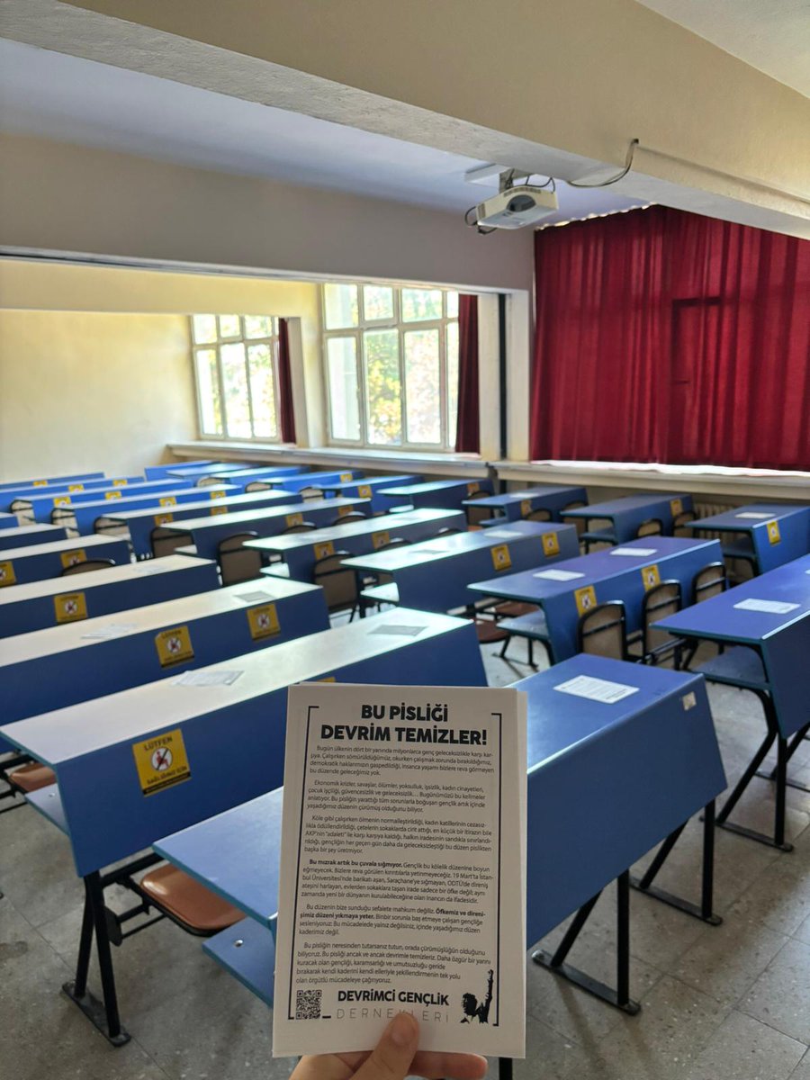 DgdKaradeniz2's tweet image. 📍 Zonguldak Bülent Ecevit Üniversitesi (BEÜN)'de İİBF, İLEF ve İnsan ve toplum bilimleri fakültesi'nden sesleniyoruz;
Bu Pisliği Devrim Temizler!
📣Bu pisliğin neresinden tutarsanız tutun, orada çürümüşlüğün olduğunu biliyoruz. Daha özgür bir yarını kuracak olan gençliği,…