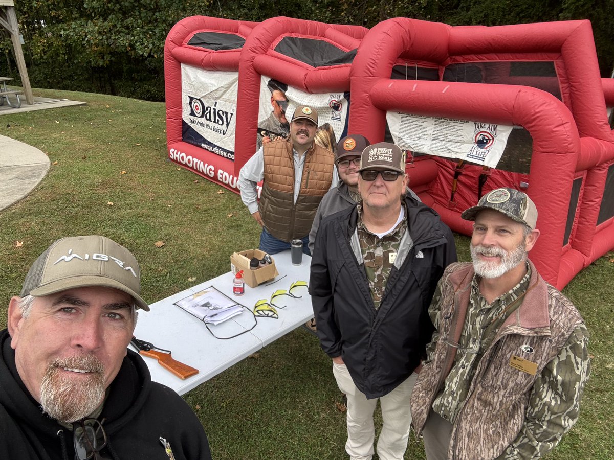 DaisyRifles's tweet image. We reach tens of thousands of kids each year with their first shot with a Daisy. Thank you to the many, many great people who make that happen!
