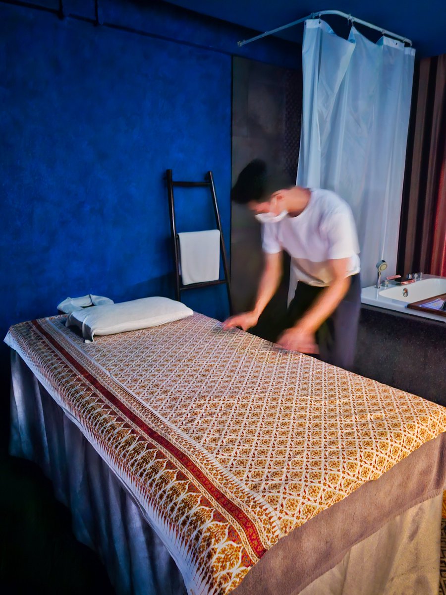 วันนี้จะมารีวิวนวดกับน้องฟ้า Therapist ชาย ที่ Zira Spa <a href="/ziraspacnx/">Zira Spa Chiang Mai</a> สปาที่ใหญ่และดีที่สุดในเมืองเชียงใหม่ น้องนวดดีมาก สมูทลื่นไหล ละเอียดครบทุกจุด จะเป็นยังไงตามอ่านรีวิวเต็มได้ในกลุ่ม