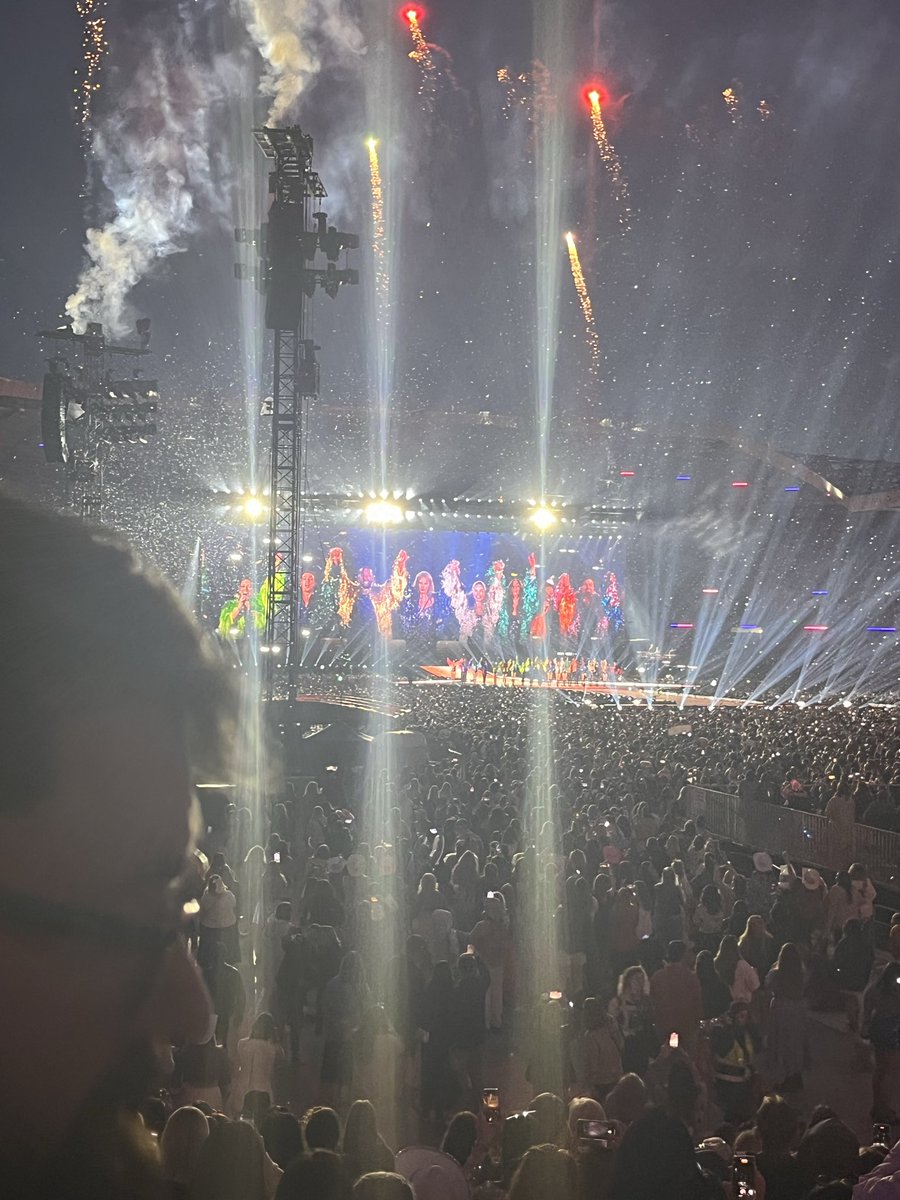 swiftieeternity's tweet image. 2 yrs ago today October 16 2023 I went to see the eras tour movie with my two best friends ( who are also swifties) not knowing that that Christmas id be suprised with tickets for one of Taylor’s European shows. I’m so excited for this documentary!! 
@taylornation13