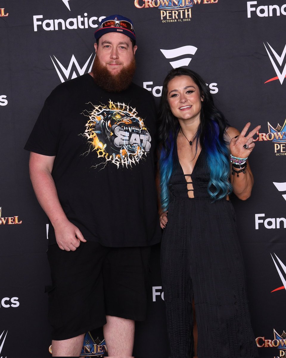 AussiePhenom6's tweet photo. Had a fantastic time in Perth for WWE Crown Jewel 3 awesome shows getting to see some of my favourites for the first or last time ever. Got to meet 3 awesome wrestlers @Real_Valkyria @itsBayleyWWE and my personal favourite @giulia0221g who instantly recognised my giulia shirt. https://t.co/YJ9XzQIKk4