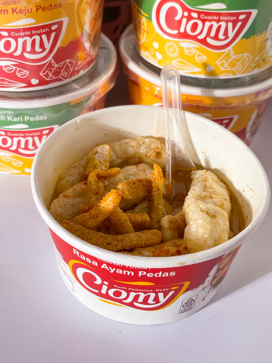Puch🧸 (@peachypuch) on Twitter photo Awalnya cuma iseng beli Ciomy di kereta, eh sekarang malah jadi Ciomyholic 😭
Rasa kuah pedesnya tuh nagih banget, apalagi kalau lagi hujan atau butuh comfort food. Awalnya cuma iseng beli Ciomy di kereta, eh sekarang malah jadi Ciomyholic 😭
Rasa kuah pedesnya tuh nagih banget, apalagi kalau lagi hujan atau butuh comfort food.