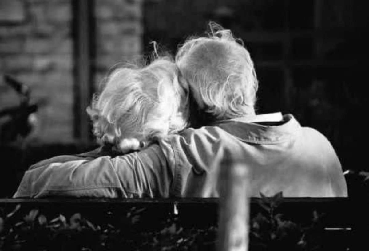 "Certains  liens du cœur résistent au temps, à la distance, à l'adversité, à l'oubli".