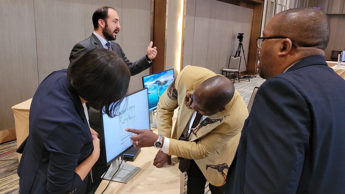 UNODC_ENV's tweet image. From rhino chip scanners to AI-driven platforms like the WildCrime Compass, innovative tools presented at the WIRE Forum are shaping the future of counter-wildlife trafficking and global enforcement. 🦏🧭

#endENVcrime