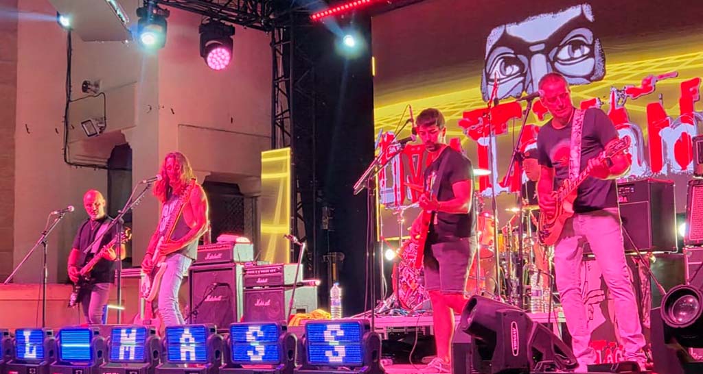MalaGana: “Lo nuestro es casi un milagro, todos somos masinos y seguimos haciendo lo que más nos gusta, ruido”: arainfo.org/?p=315037

👉 Desde Mas de las Matas, este quinteto bajoaragonés celebra dos décadas de rock rural

✍️ Una entrevista de <a href="/DiegoMRoig/">Diego M. Roig 🇵🇸</a>