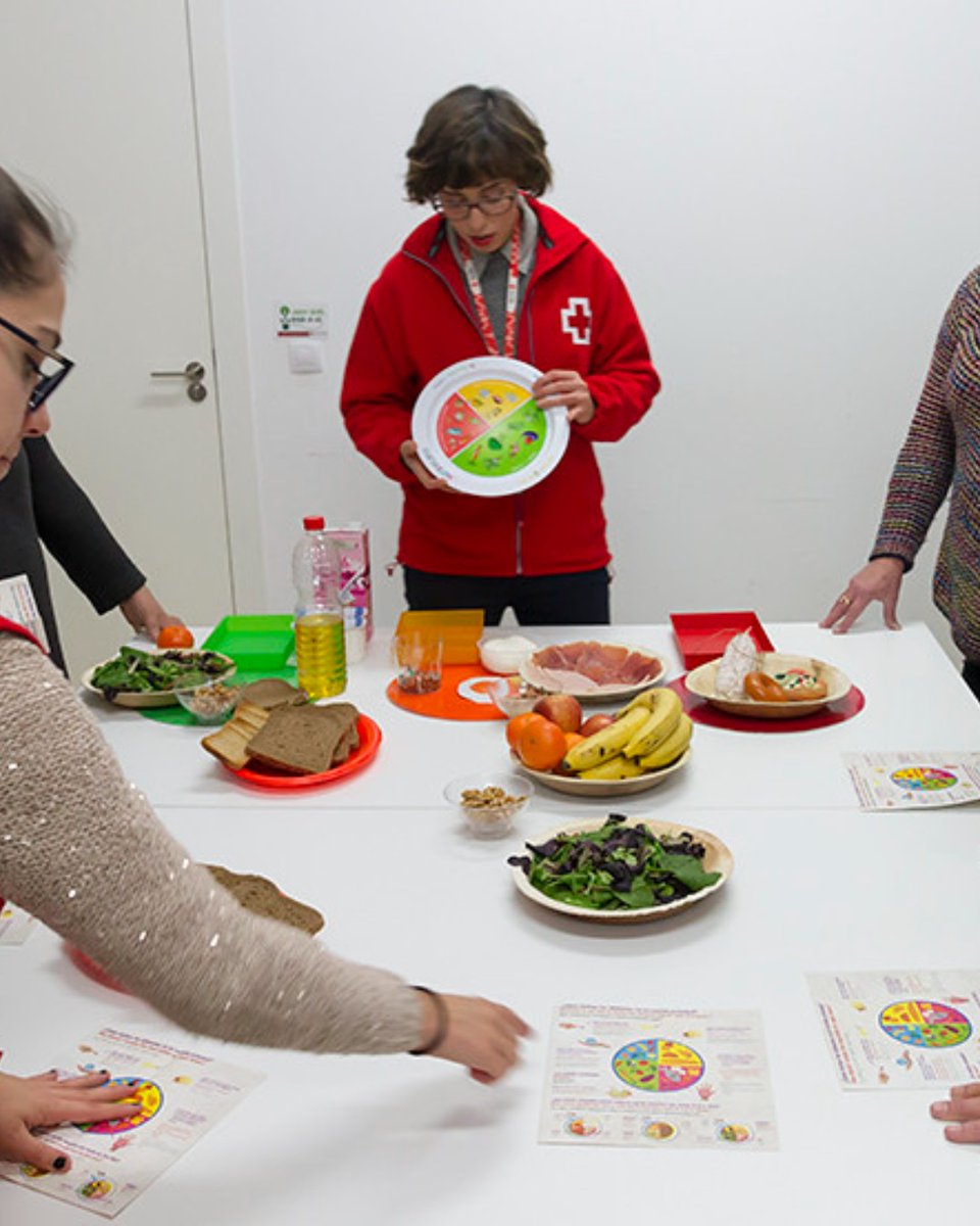Cruz Roja en Valladolid (@cruzrojava) on Twitter photo #DíaMundialDeLaAlimentación
Desde el proyecto ‘Educación para la salud’ de Cruz Roja Juventud, se imparten talleres en colegios e institutos, para informar sobre la importancia de cómo poner en práctica hábitos de alimentación saludables.
Financia <a href="/jcyl/">Junta de Castilla y León</a> - <a href="/familiajcyl/">Familia Castilla y León</a> #EPScrjcyl #DíaMundialDeLaAlimentación
Desde el proyecto ‘Educación para la salud’ de Cruz Roja Juventud, se imparten talleres en colegios e institutos, para informar sobre la importancia de cómo poner en práctica hábitos de alimentación saludables.
Financia <a href="/jcyl/">Junta de Castilla y León</a> - <a href="/familiajcyl/">Familia Castilla y León</a> #EPScrjcyl