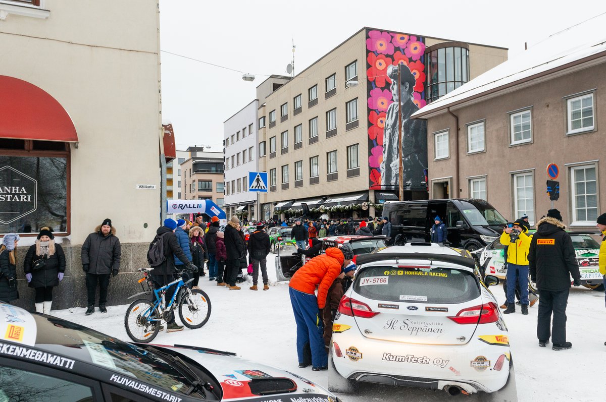 Ensi vuonna rallin SM-pisteistä kilpaillaan 28. helmikuuta talvikauden päätösosakilpailussa Riihimäellä sekä sen ympäristökuntien alueella. Iso uudistus on se, että rallia voi Riihimäellä ajaa edullisemmin myös lyhennetyllä reitillä.

Lue lisää: rallism.fi/content/fi/1/1…