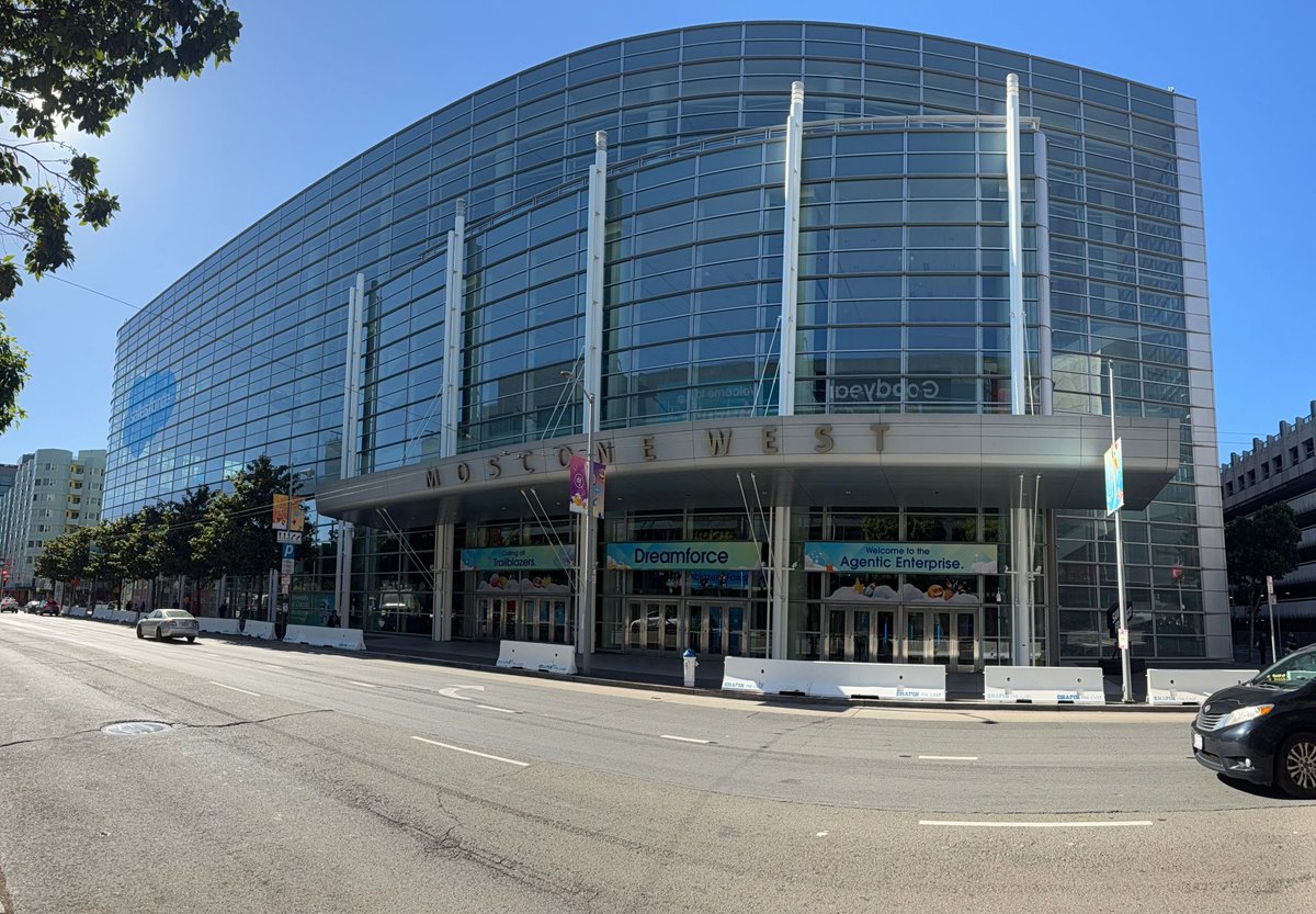 Kicking off Day 1 at #Dreamforce2025 with incredible energy! From unveiling #Agentforce360 to connecting with global innovators, the future of #CRM and #AI is here. Proud to represent #CloudCacheConsulting as we explore the next wave of digital transformation.