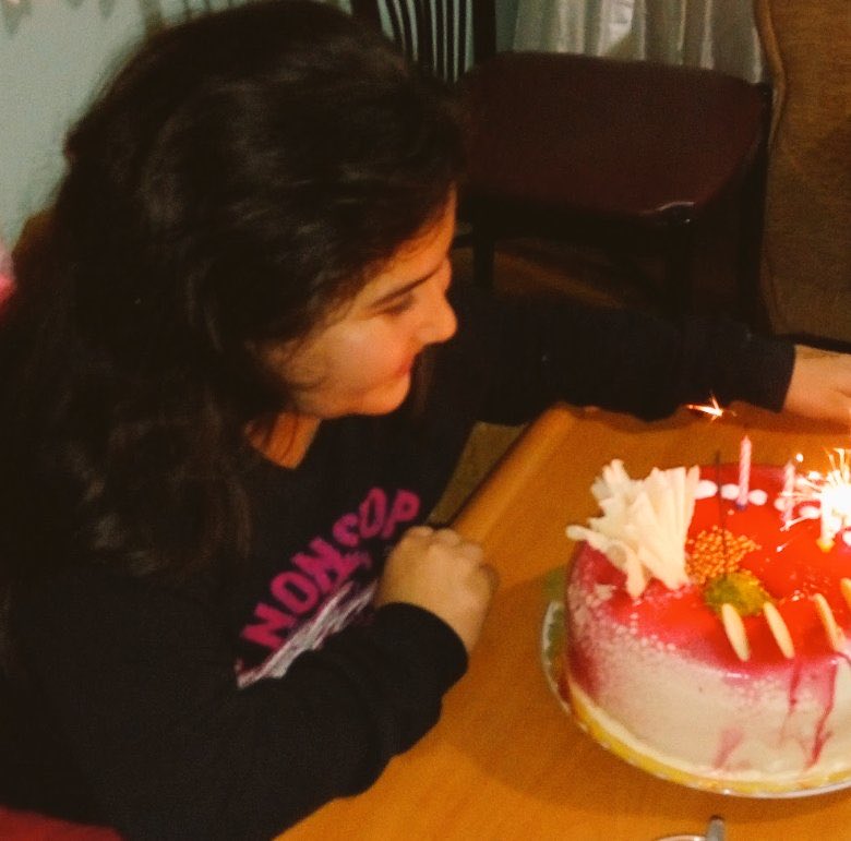 Bugün, 7 yıl önce hayattan koparılan Rabia Naz'ımızın doğum günü. 

Yaşasaydı 18 yaşında olacaktı...