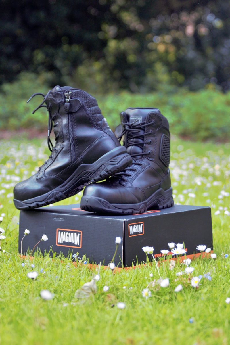 DealsDaddyUK's tweet image. Up to 60% OFF on selected Safety Boots
Shop here - shorturl.at/LwLY0
Use a #voucher #code for extra savings - shorturl.at/QvPVy
#SafetyGear #BootDeals #Workwear #Discounts #ShopSmart