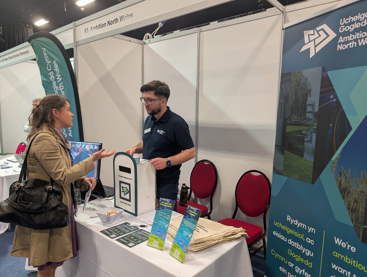❗❗Heddiw yw’r diwrnod – rydym yn Expo <a href="/_busnescymru/">Busnes Cymru</a>❗❗
👋Dewch i ddarganfod popeth amdanom ni a <a href="/SkillsNWales/">PSR Gogledd Cymru | RSP North Wales</a>
🔎Ffeindiwch ni yn <a href="/VenueCymru_Cym/">Venue Cymru (CYM)</a> ar STONDINAU F5️⃣a6️⃣ – yng nghanol y cyfan 🎯